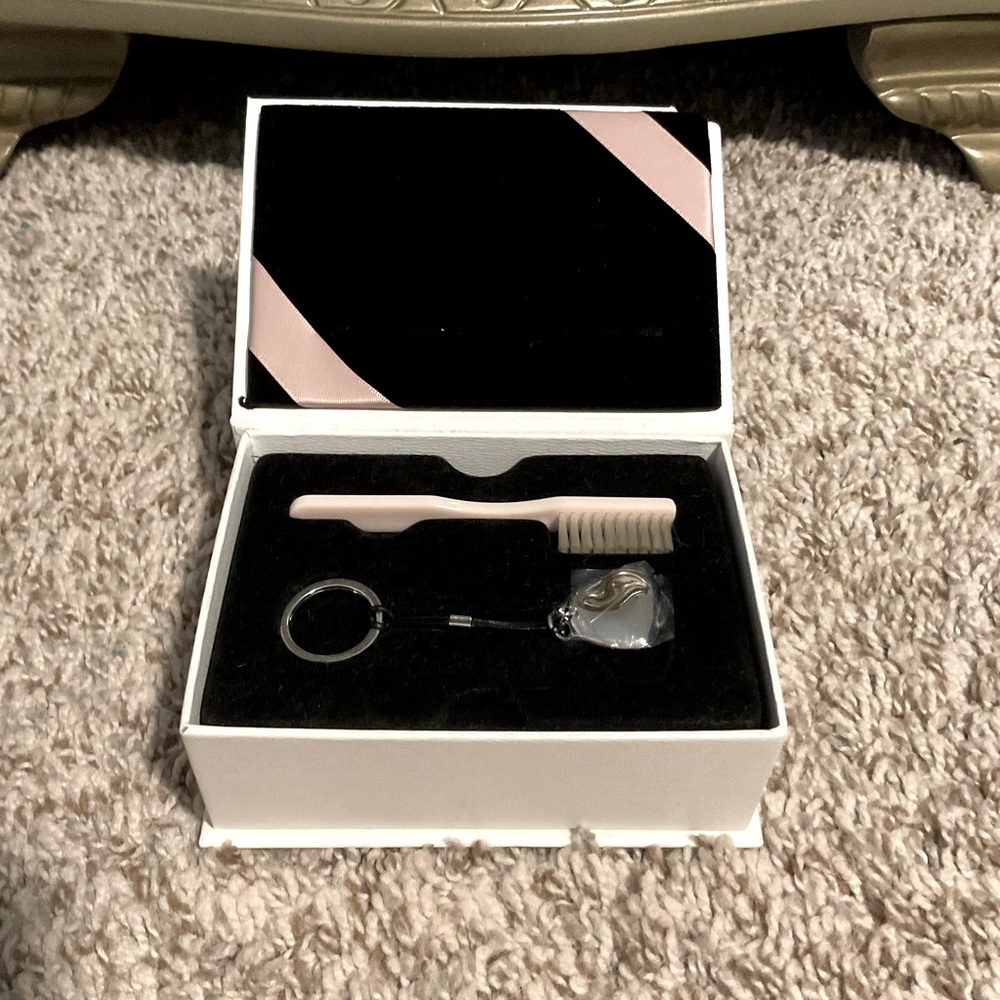 LIMITED EDITION PANDORA CLEANING BRUSH AND PANDORA KEY CHAIN